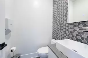 1812 N Sawyer Ave, Chicago, IL 60647 - Photo 12