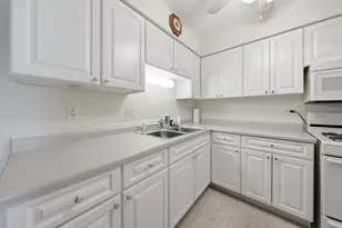 12750 Carriage Ln, Crestwood, IL 60418 - Photo 4