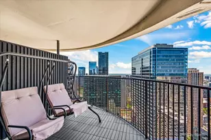 300 N State St, Chicago, IL 60654 - Photo 14