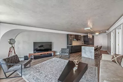 300 N State Street #5817, Chicago, IL 60654 - Photo 8