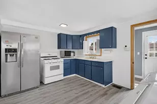 8743 S Kolin Ave, Hometown, IL 60456 - Photo 6