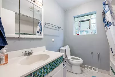 8652 Crawford Avenue, Skokie, IL 60076 - Photo 16