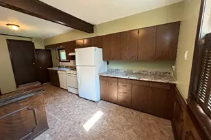 540 W 3rd St, Centralia, IL 62801 - Photo 6