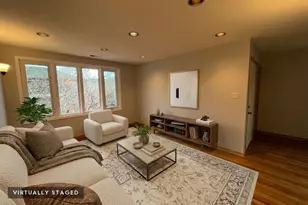 449 W 37th St, Chicago, IL 60609 - Photo 2