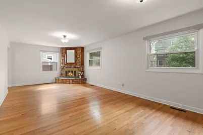 915 Hamlin Street, Evanston, IL 60201 - Photo 2