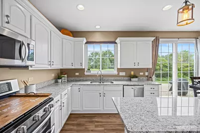 2562 N Jade Avenue, Arlington Heights, IL 60004 - Photo 14