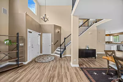 2562 N Jade Avenue, Arlington Heights, IL 60004 - Photo 4