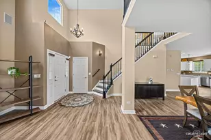 2562 N Jade Ave, Arlington Heights, IL 60004 - Photo 4