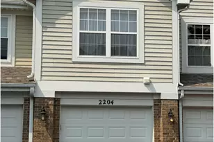 2204 Scott Ln, Aurora, IL 60502 - Photo 2