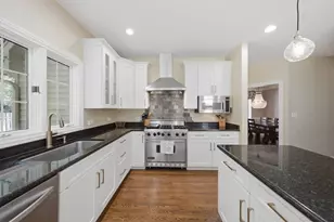 2523 Forest Ct, Lindenhurst, IL 60046 - Photo 10