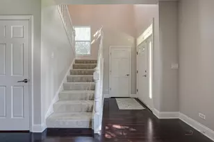 2670 W Lake Ave, Glenview, IL 60026 - Photo 2