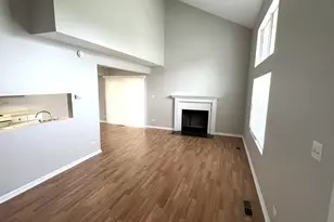341 Wisteria Dr, Streamwood, IL 60107 - Photo 2