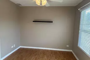 5490 Fox Path Ln, Hoffman Estates, IL 60192 - Photo 6