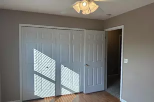 5490 Fox Path Ln, Hoffman Estates, IL 60192 - Photo 4