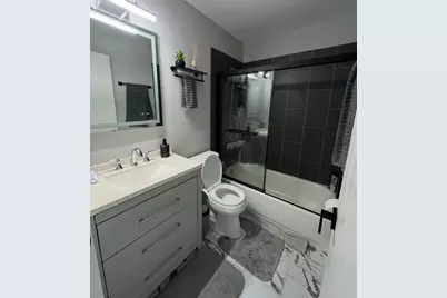 166 Stirling Lane #V2, Schaumburg, IL 60194 - Photo 6