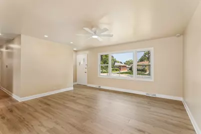 812 N Lincoln Street, Addison, IL 60101 - Photo 2