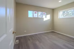 4N310 Walter Rd, Addison, IL 60101 - Photo 6