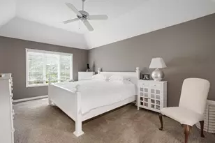 1084 Larkspur Ln, Darien, IL 60561 - Photo 8