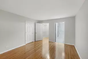 488 White Oak Ln, Lake Barrington, IL 60010 - Photo 12