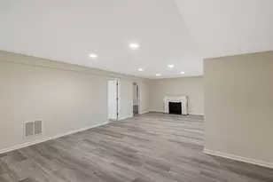 488 White Oak Ln, Lake Barrington, IL 60010 - Photo 16