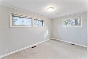 1484 N Hicks Rd, Palatine, IL 60067 - Photo 12