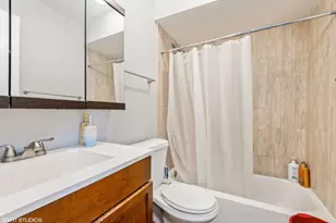 6331 N Fairfield Ave, Chicago, IL 60659 - Photo 8