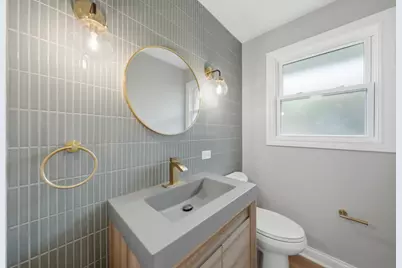 8434 Lawndale Avenue, Skokie, IL 60076 - Photo 16