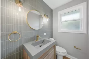 8434 Lawndale Ave, Skokie, IL 60076 - Photo 16