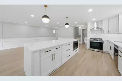 8434 Lawndale Avenue, Skokie, IL 60076 - Photo 10