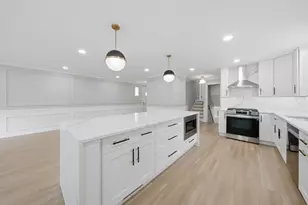 8434 Lawndale Ave, Skokie, IL 60076 - Photo 10