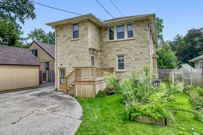 1608 Henry Place, Waukegan, IL 60085 - Photo 4