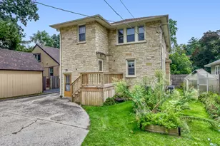 1608 Henry Pl, Waukegan, IL 60085 - Photo 4