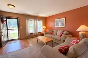 250 Sparrow Dr, Woodstock, IL 60098 - Photo 10