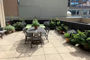 435 W Erie St, Chicago, IL 60654 - Photo 24
