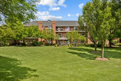 129 Hunt Club Drive #129, Saint Charles, IL 60174 - Photo 2