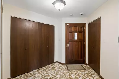 125 Boardwalk Place #201, Park Ridge, IL 60068 - Photo 2