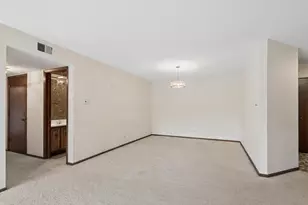 125 Boardwalk Pl, Park Ridge, IL 60068 - Photo 10
