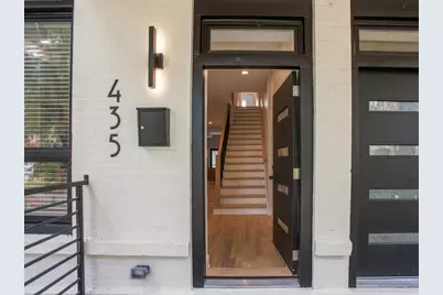 435 E 46th Place, Chicago, IL 60653 - Photo 2
