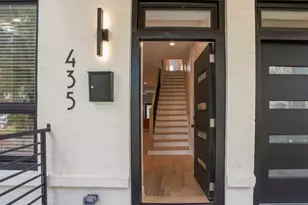 435 E 46th Pl, Chicago, IL 60653 - Photo 2