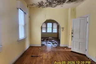 8127 S Burnham Ave, Chicago, IL 60617 - Photo 10