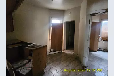 8127 S Burnham Avenue, Chicago, IL 60617 - Photo 8