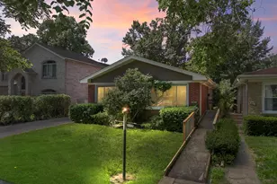 10042 Lamon Ave, Skokie, IL 60077 - Photo 6