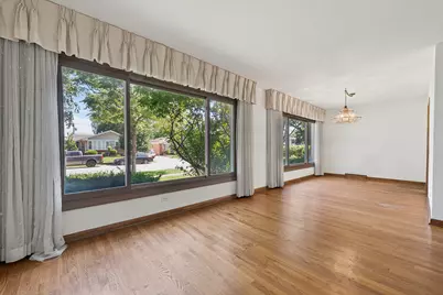 10042 Lamon Avenue, Skokie, IL 60077 - Photo 10