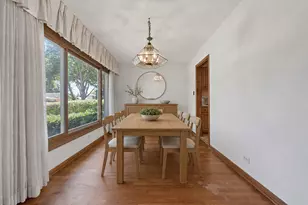 10042 Lamon Ave, Skokie, IL 60077 - Photo 12