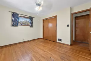 10042 Lamon Ave, Skokie, IL 60077 - Photo 22