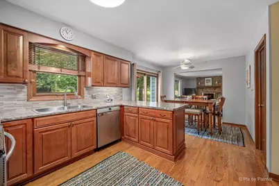 4402 Fox Creek Drive, Crystal Lake, IL 60012 - Photo 14