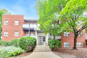 7533 N Damen Ave, Chicago, IL 60645 - Photo 1