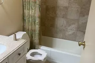425 Walnut Creek Ln, Lisle, IL 60532 - Photo 8