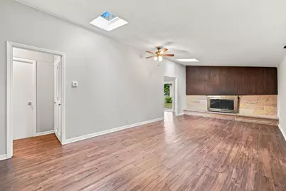131 Oak Drive, Dekalb, IL 60115 - Photo 4