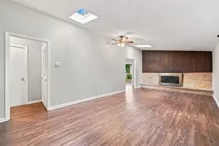 131 Oak Dr, Dekalb, IL 60115 - Photo 4